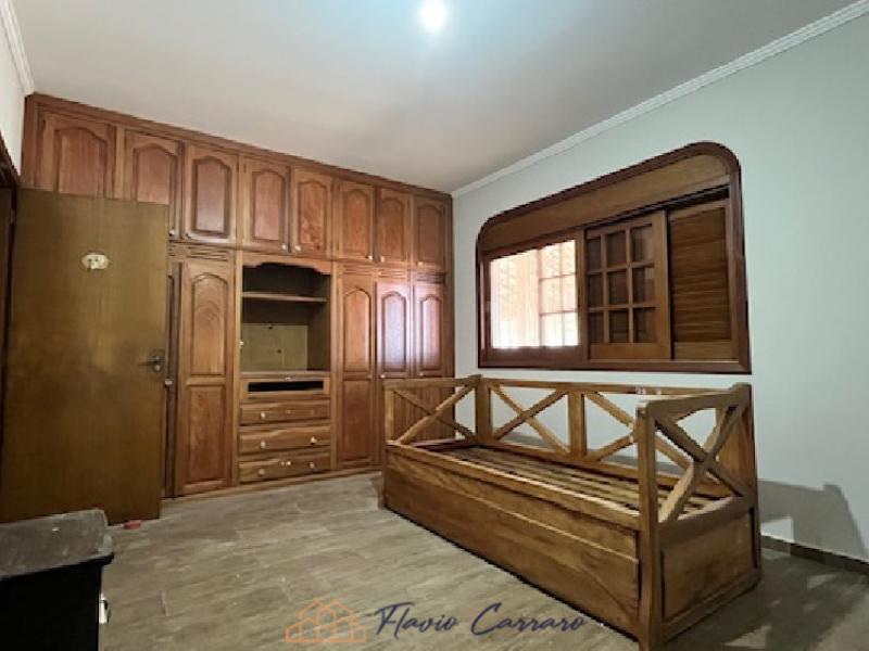 CASA PRÓXIMO AO CENTRO