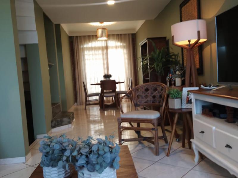 CASA CONDOMINIO FECHACO