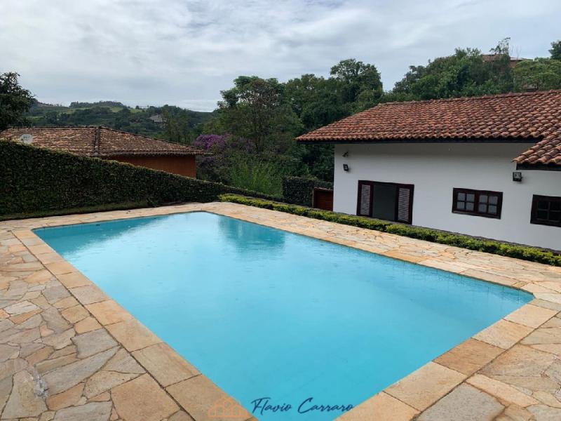 CASA PRÓXIMO AO CENTRO