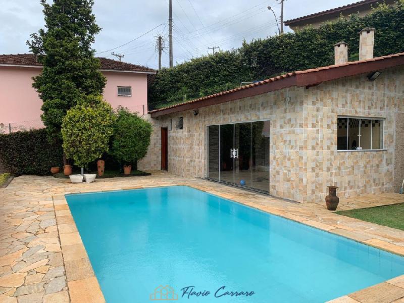 CASA PRÓXIMO AO CENTRO