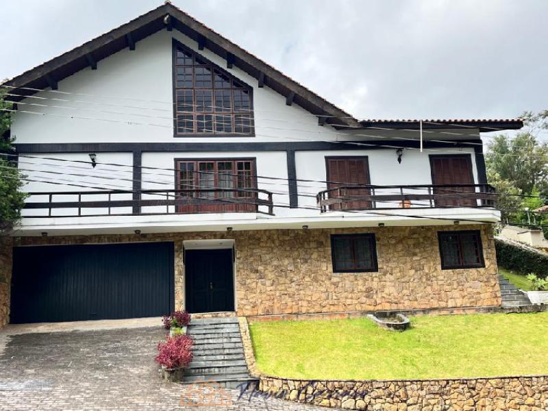 CASA PRÓXIMO AO CENTRO