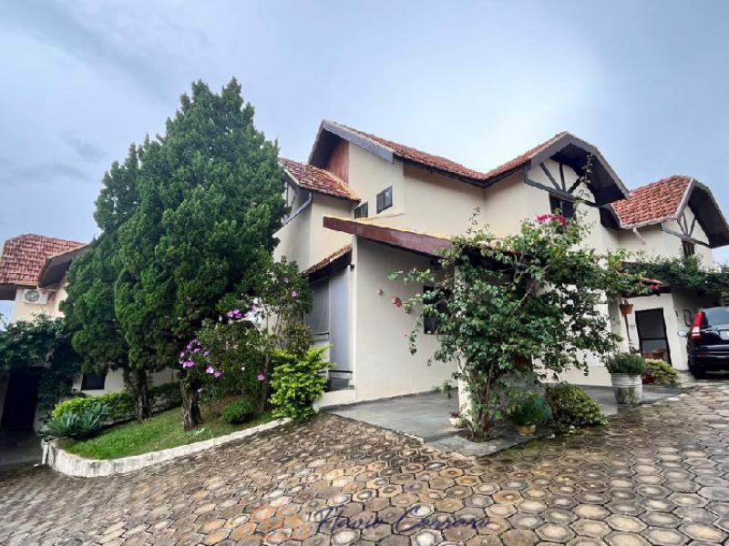 CASA CONDOMINIO FECHACO