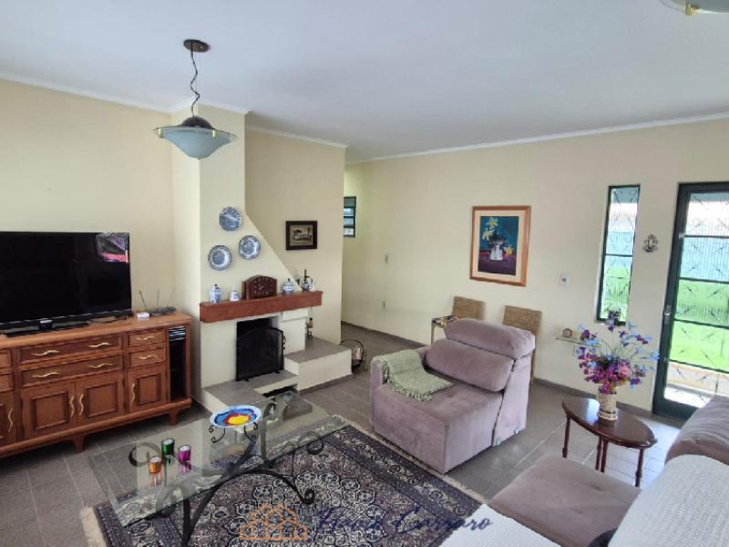 CASA PRÓXIMO AO CENTRO