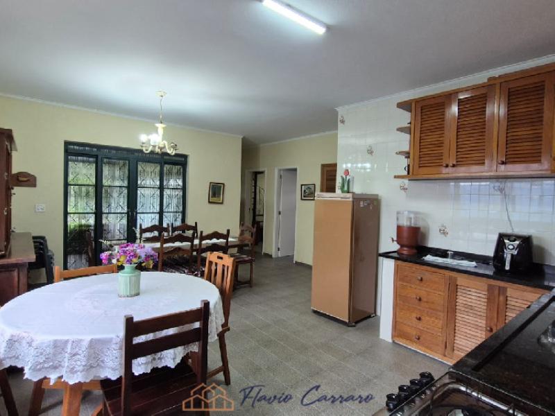 CASA PRÓXIMO AO CENTRO