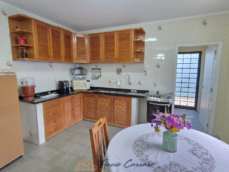 CASA PRÓXIMO AO CENTRO